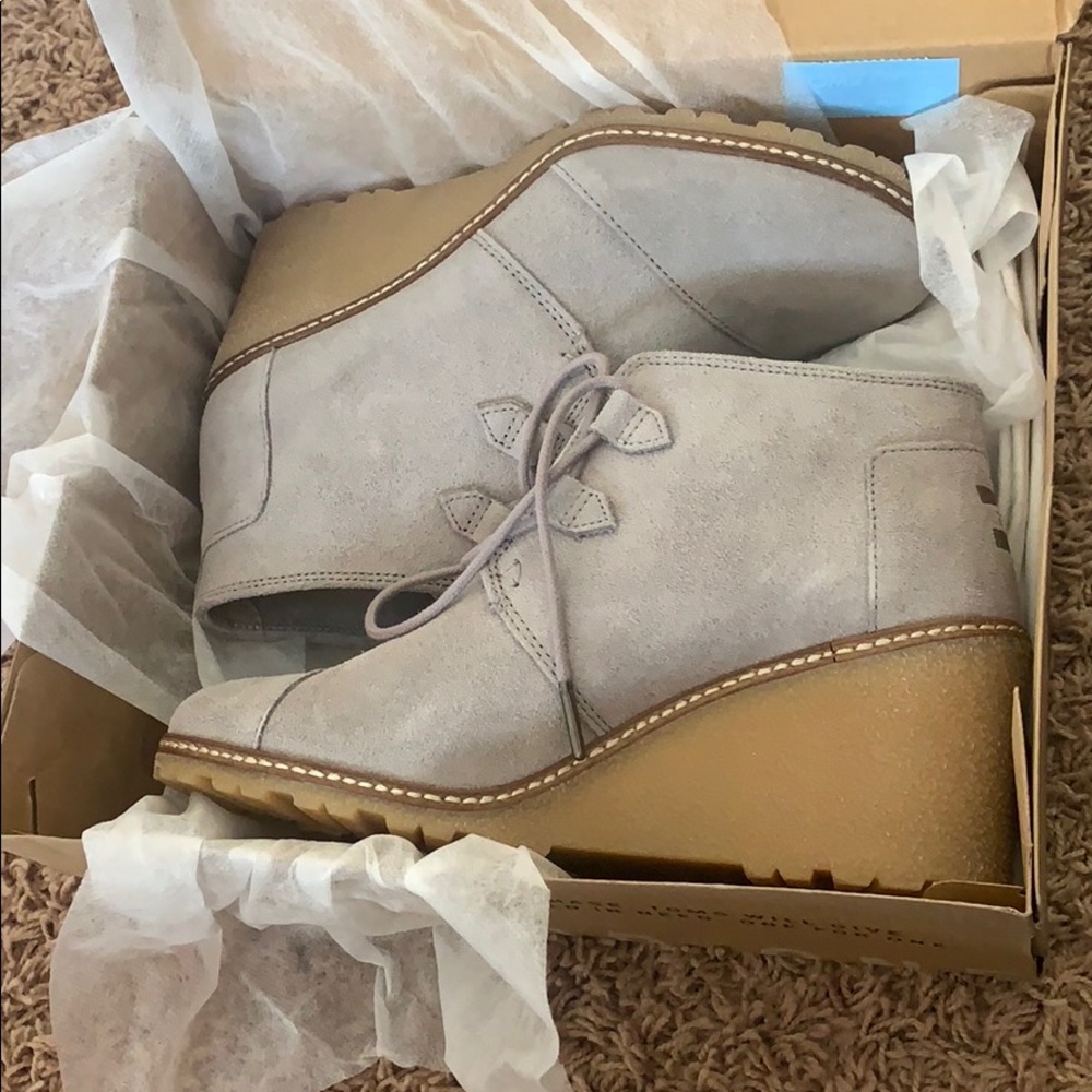 Toms Desert Wedge BNIB